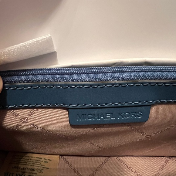 Michael Kors Crossbody (R 298) NWT - Picture 8 of 12